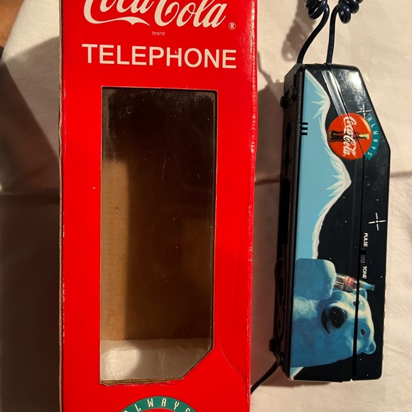 New Coca Cola phone - Picture 3 of 3